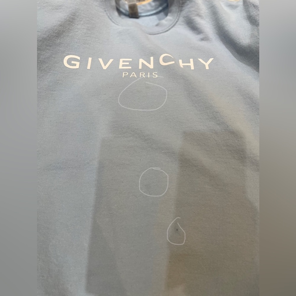 GILDAn | Givenchy Paris sweater baby blue Size medium - Picture 7 of 7